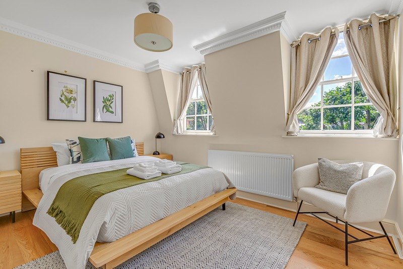 Trevor Square interior 7